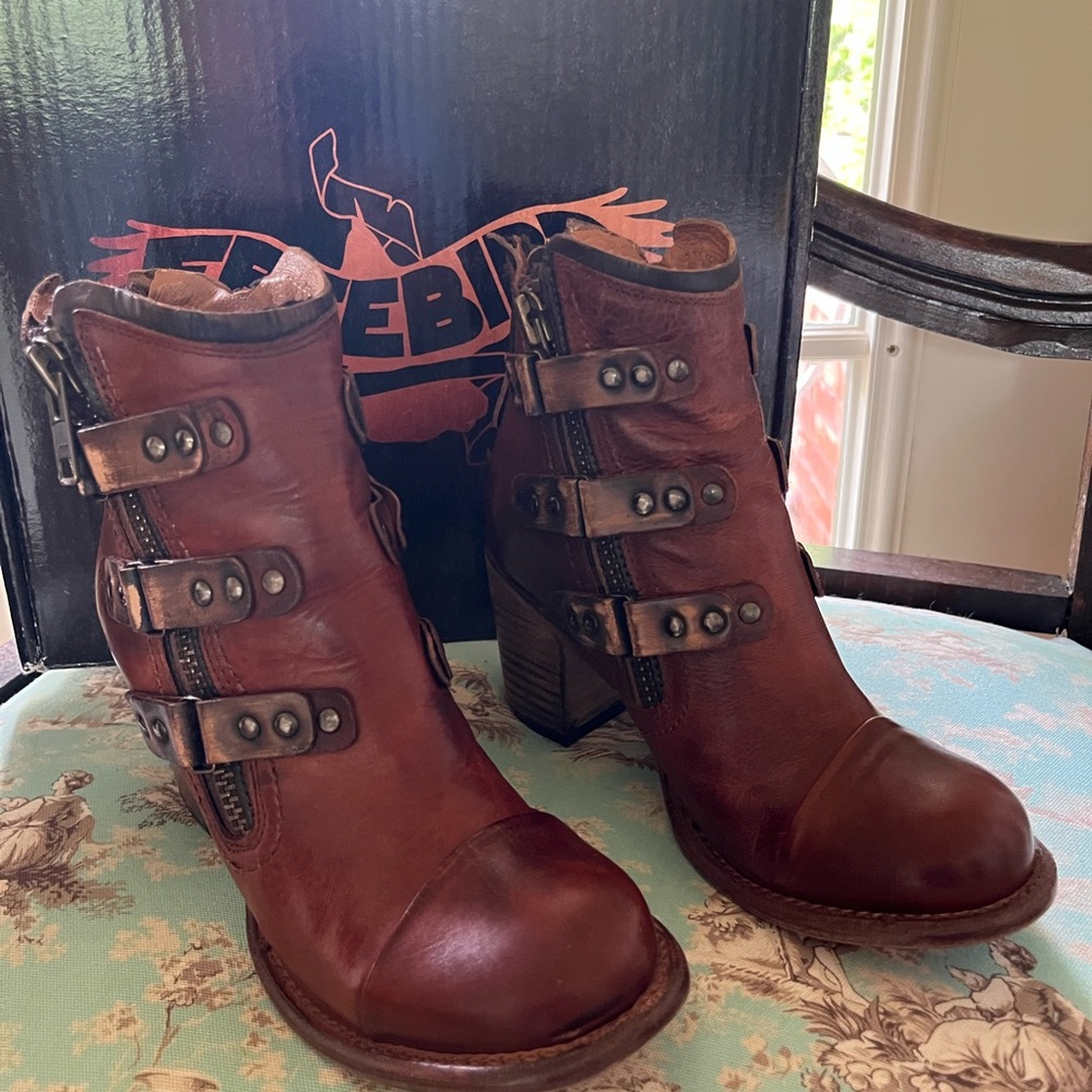 Freebird Beckett Boots color: Cognac - size: 7 (true to size)